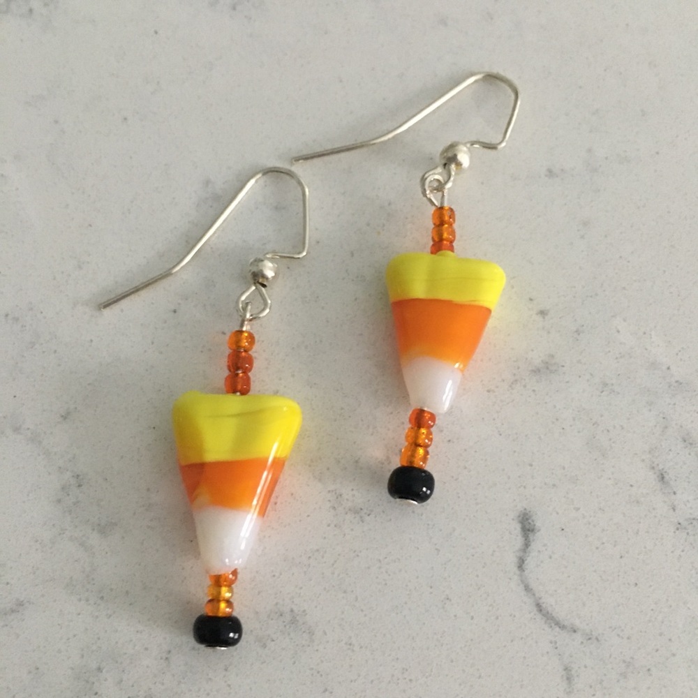 🎃Candy corn earrings